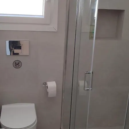 Zephyros - * Áyios Nikítas