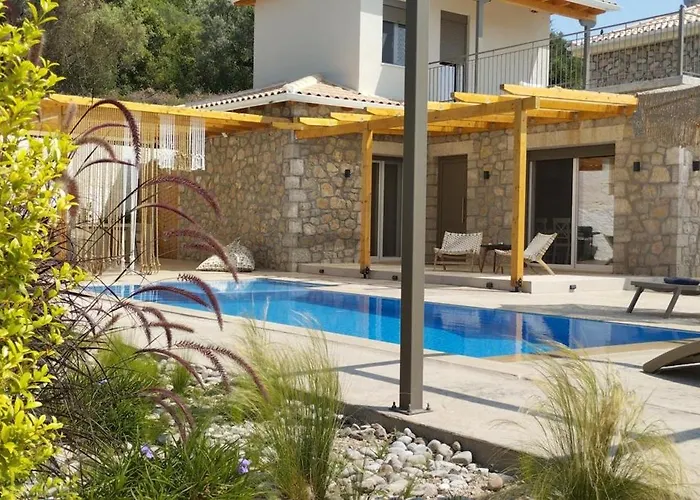 Villa Zephyros - *